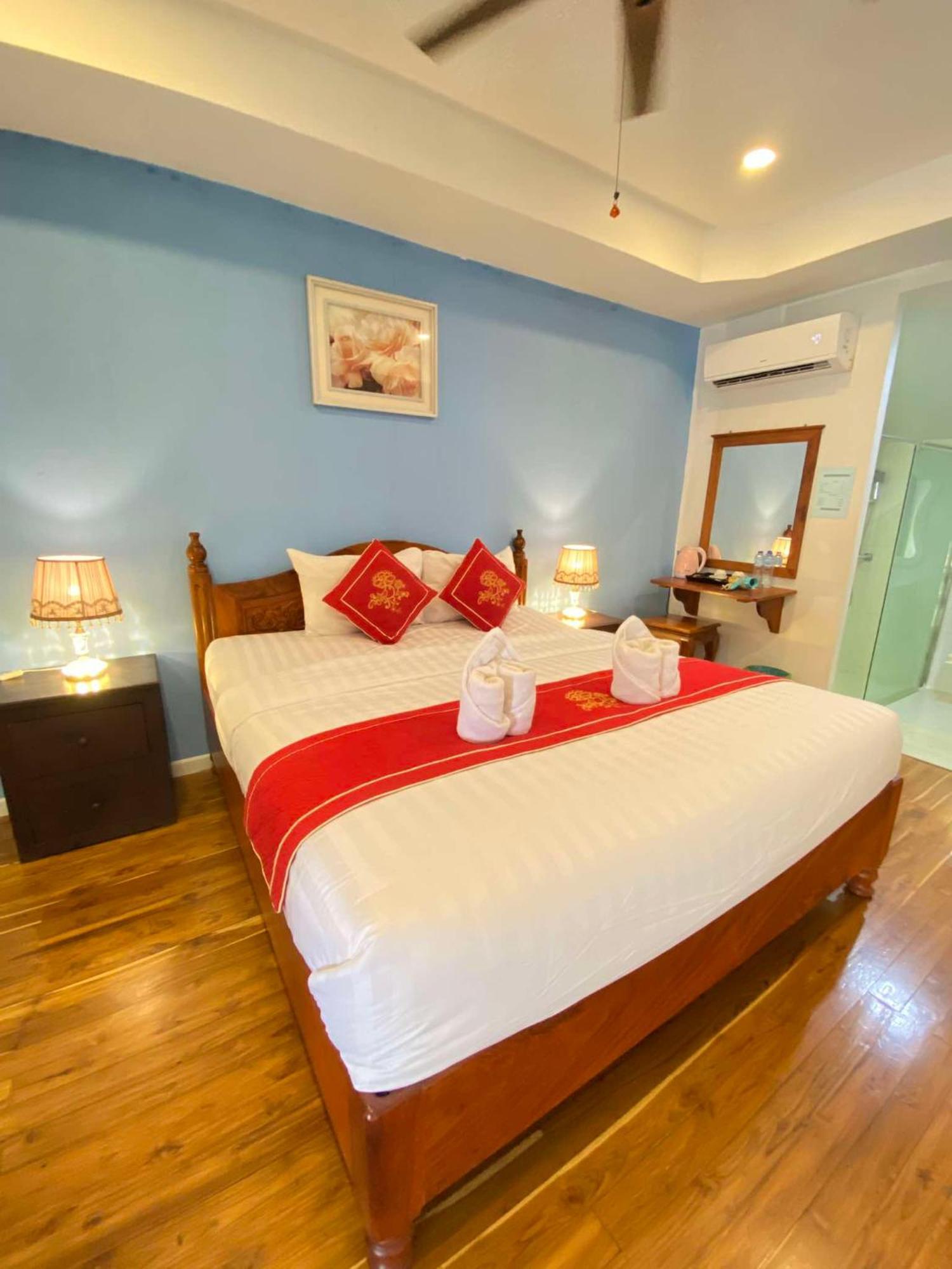 Golden Lotus Namkhan View Hotel Luang Prabang Exterior photo